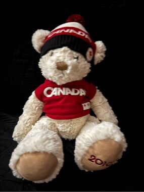 Hudson’s Bay Company Olympic Canada 2010 Plush Teddy Bear in Red Beanie+ T Shirt
